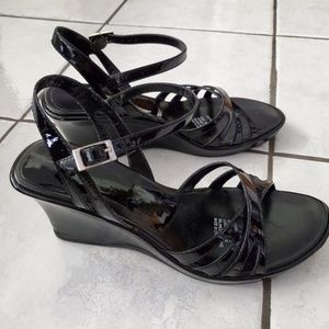 Naturalizer Black Patented Sandals